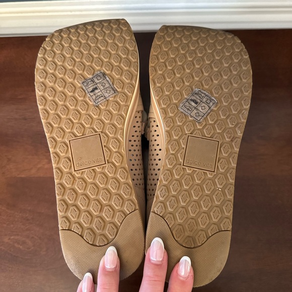 Dolce Vita Jhenee Perforated Sneakers Size 8 - Picture 8 of 10